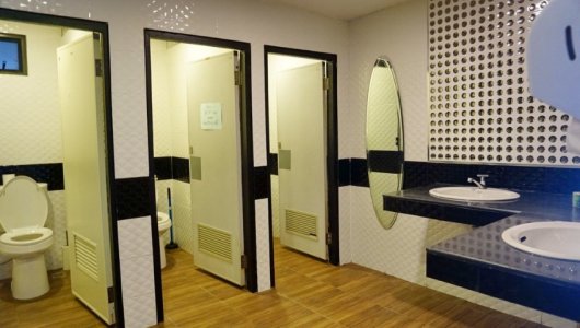 Restaurant and bar business for sale, next to the Ping River, Fa Ham