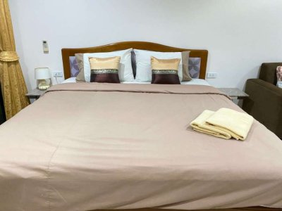 Private sale of profitable boutique hotel