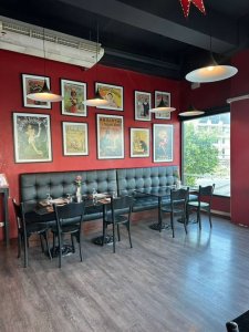 Fully Equipped Restaurant for Sale and Rent on Soi Nang Linchi