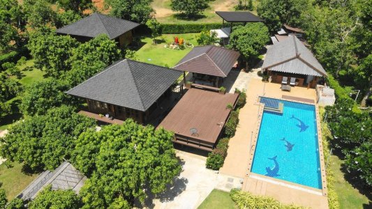 Cosy Resort For Sale In Sam Roi Yot - Business Opportunity!