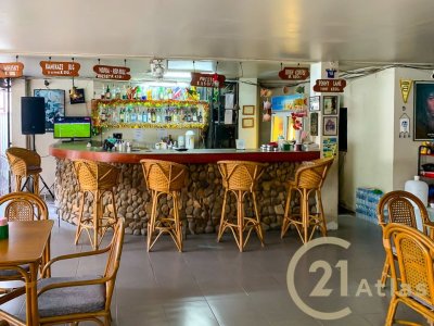 3 story Shophouse with Bar and cafe + apartments