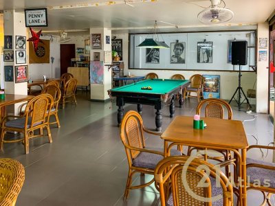 3 story Shophouse with Bar and cafe + apartments